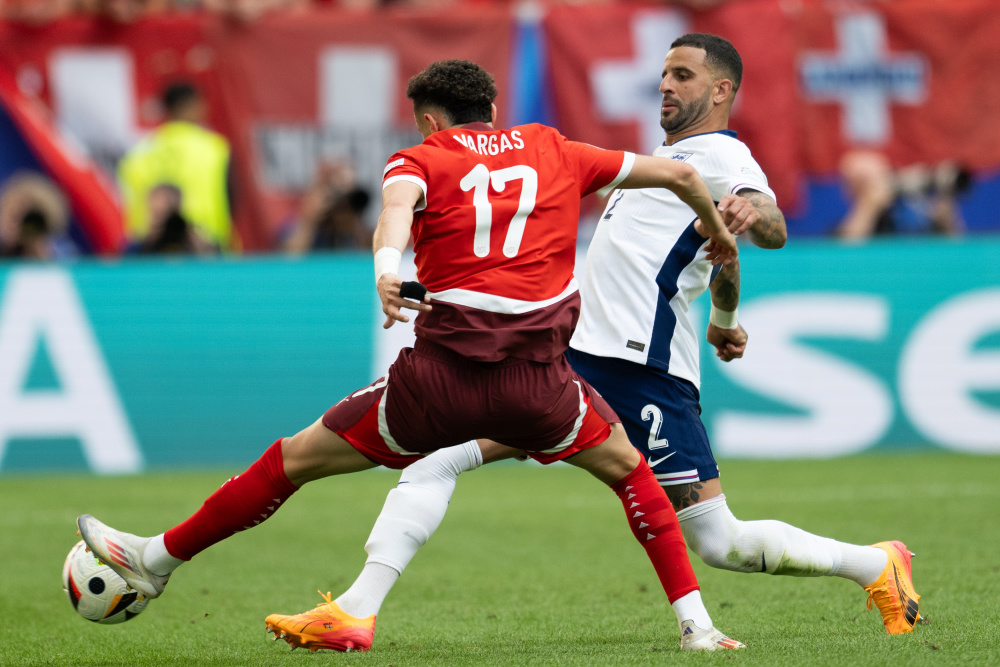 杰曼则凭借 杰曼则凭借