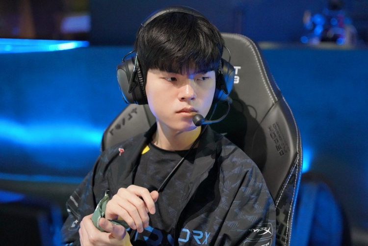 一個夢想背 一個夢想背