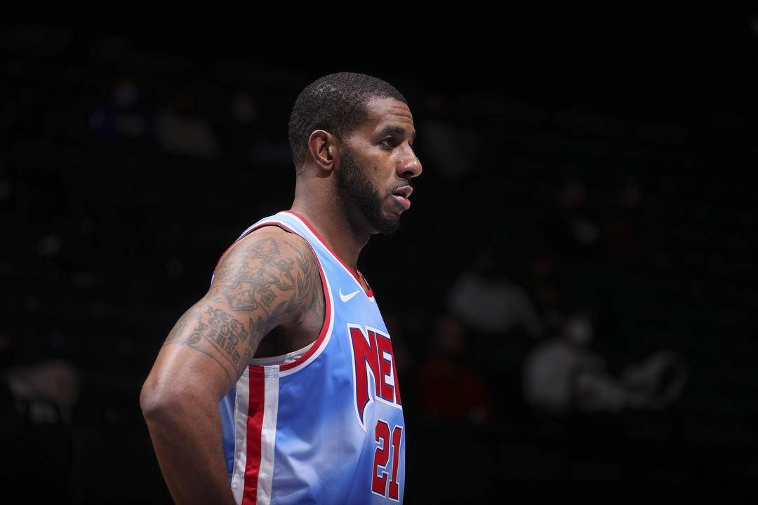 另一端是 另一端是